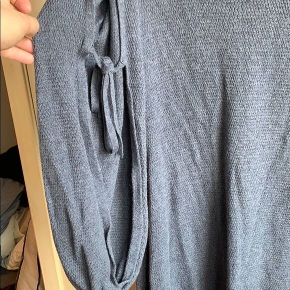 American Eagle Outfitters Solid Gray mini Sweater Cold Shoulder Dress size M - Picture 8 of 12